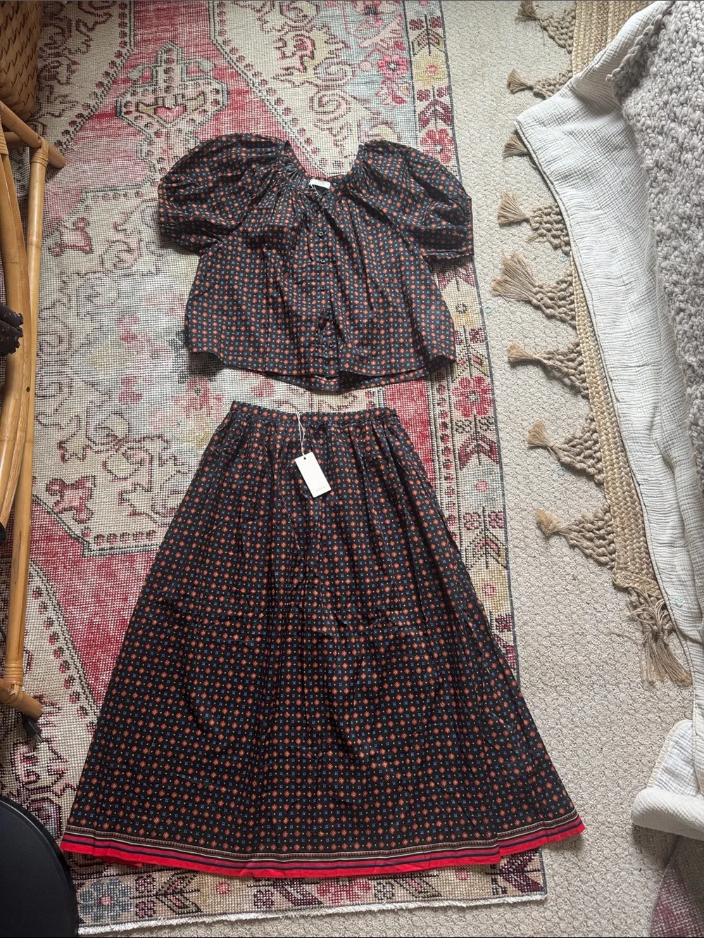 Two-Piece set - Picture 1 of 5
